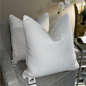 1-NWT HOMEY COZY TWEED DESIGN DECORATIVE PILLOWS (Read description for details)